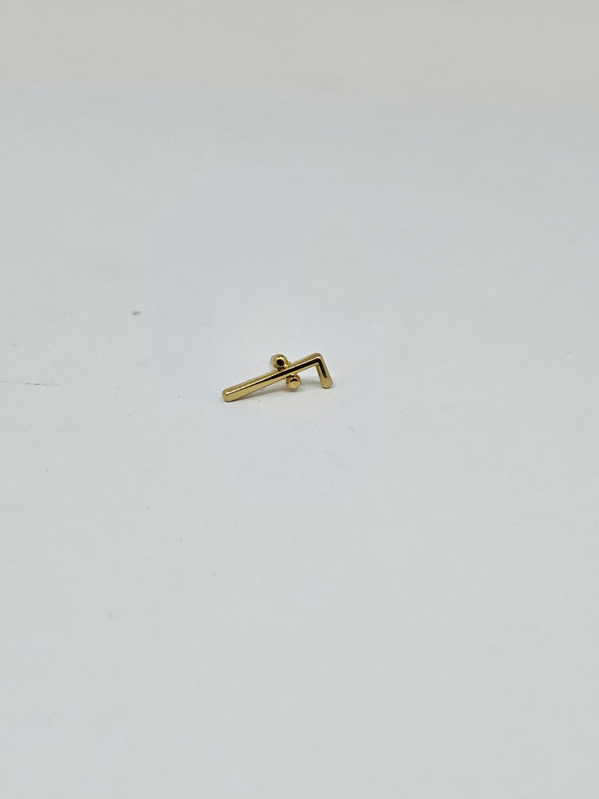pin f