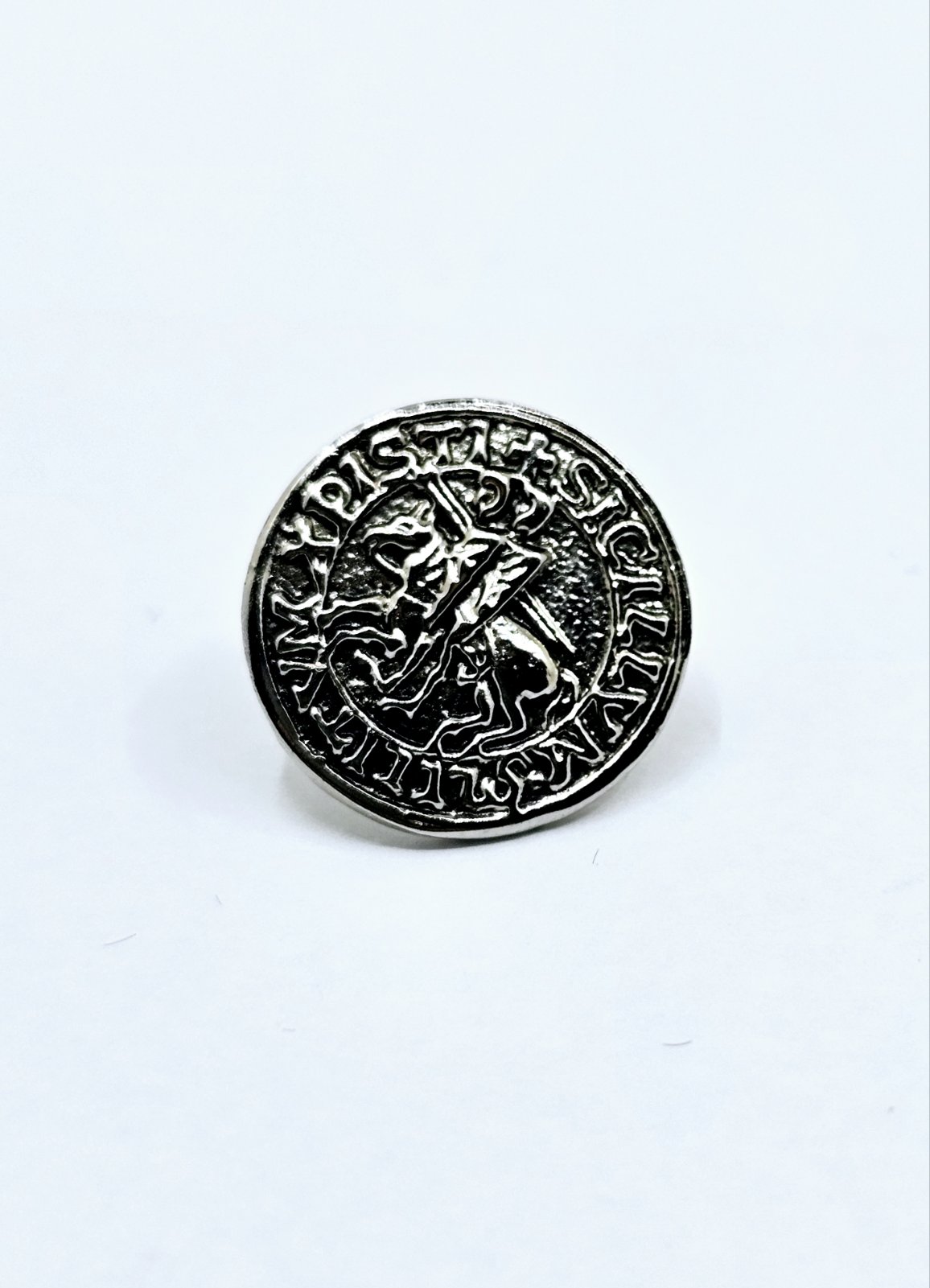 Knights Pin